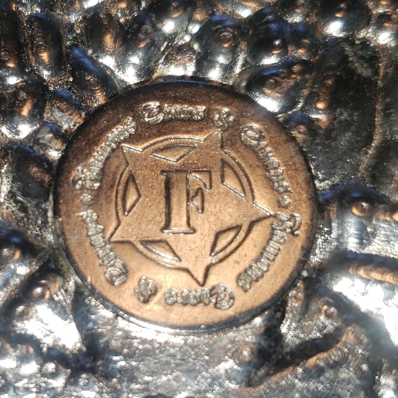 Vintage Famous Stars and Straps Large Flowers Roses Belt Buckle Hot Topic Barker - Picture 5 of 5